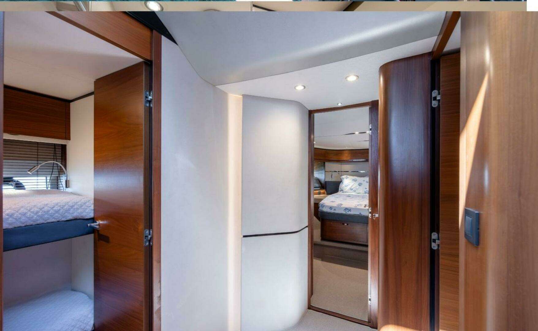 2017 Princess S65 - Image 11