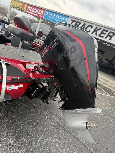 2025 Nitro Z19 boat with powerful 200 HP engine, displayed at Tracker dealership.