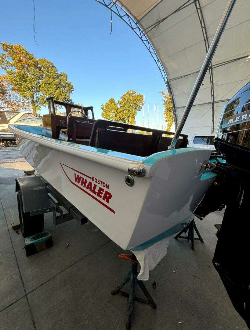 2017 Boston Whaler — - Image 7