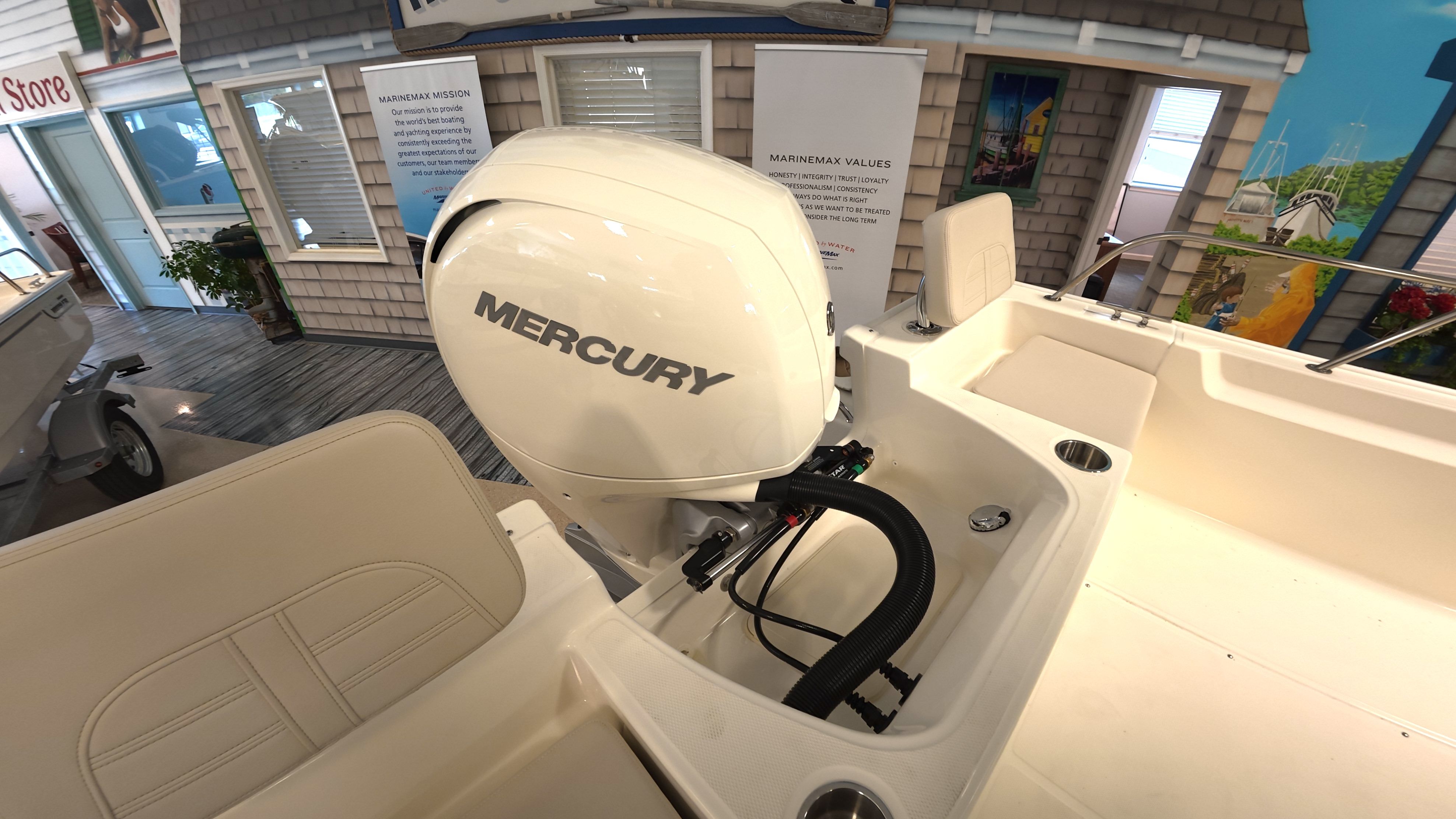 2026 Boston Whaler 190 Montauk - 4