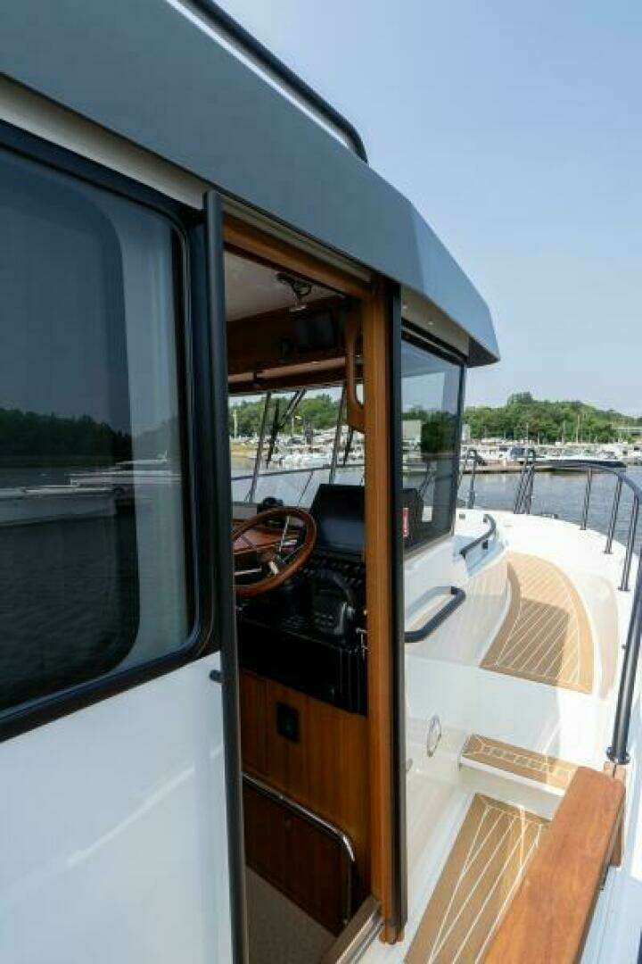 2027 Targa 32 - Image 14