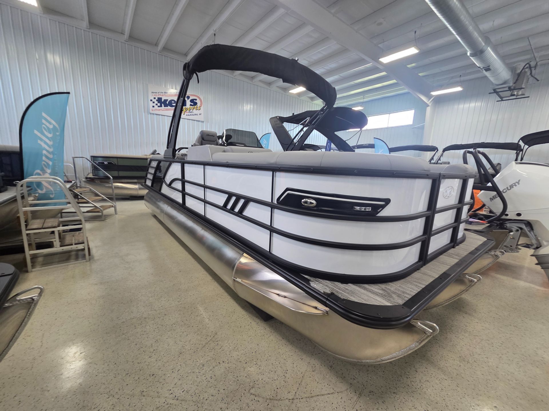 2026 Bentley Pontoons Elite 223 Admiral - 3