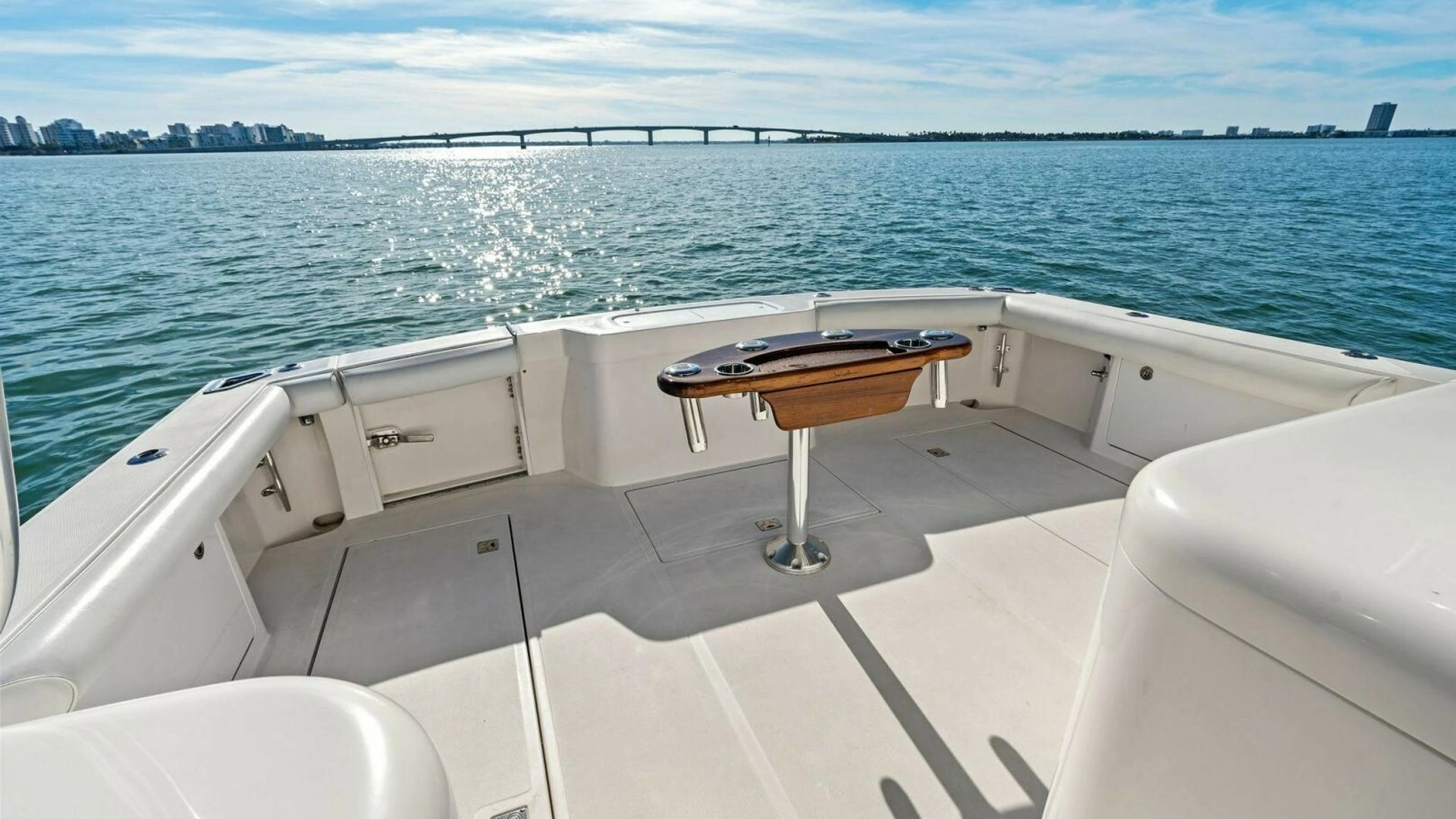 2005 Cabo 40 Express - Image 22