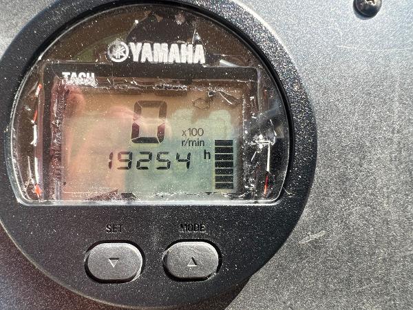 Yamaha tachometer displaying 1925.4 hours on a 2019 Scout 210 Dorado boat.