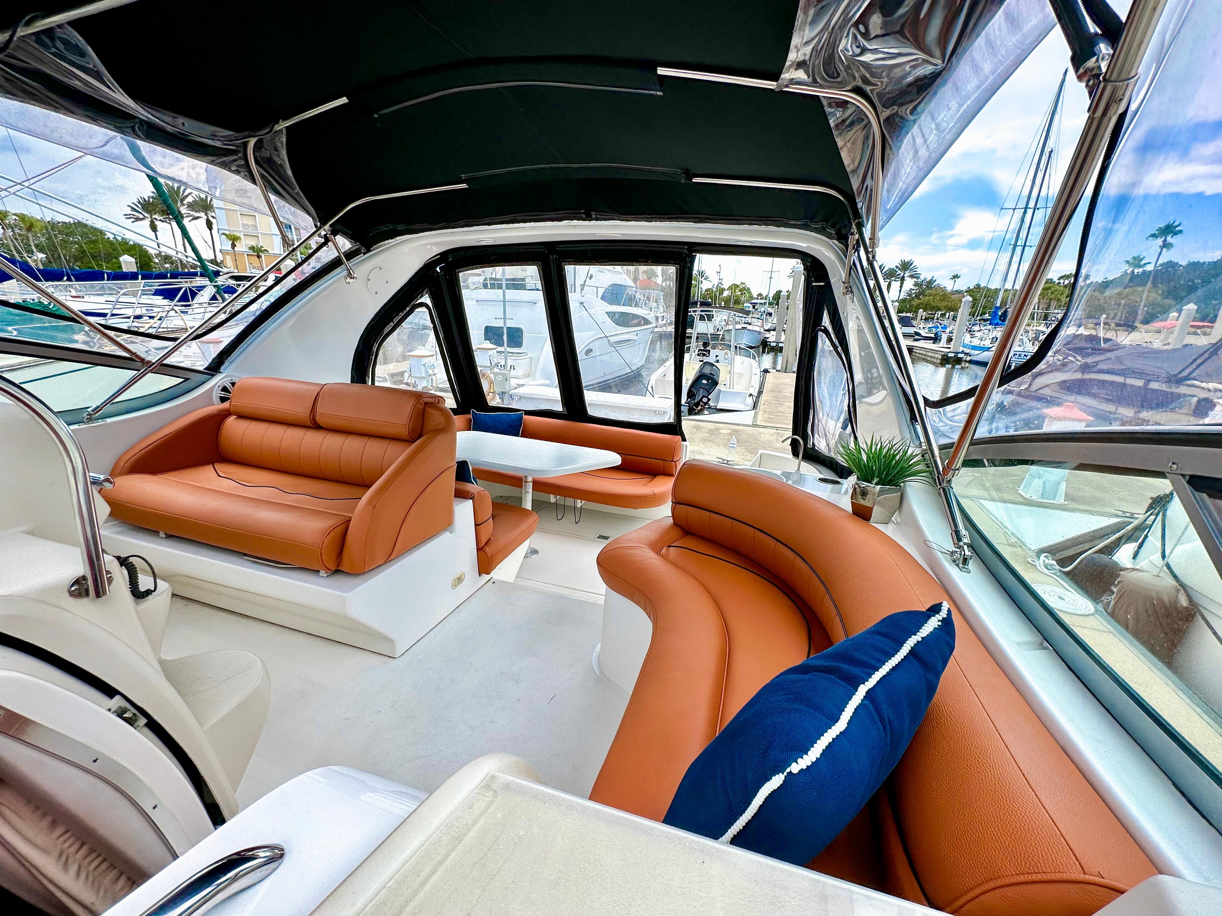 2000 Cruisers Yachts 3375