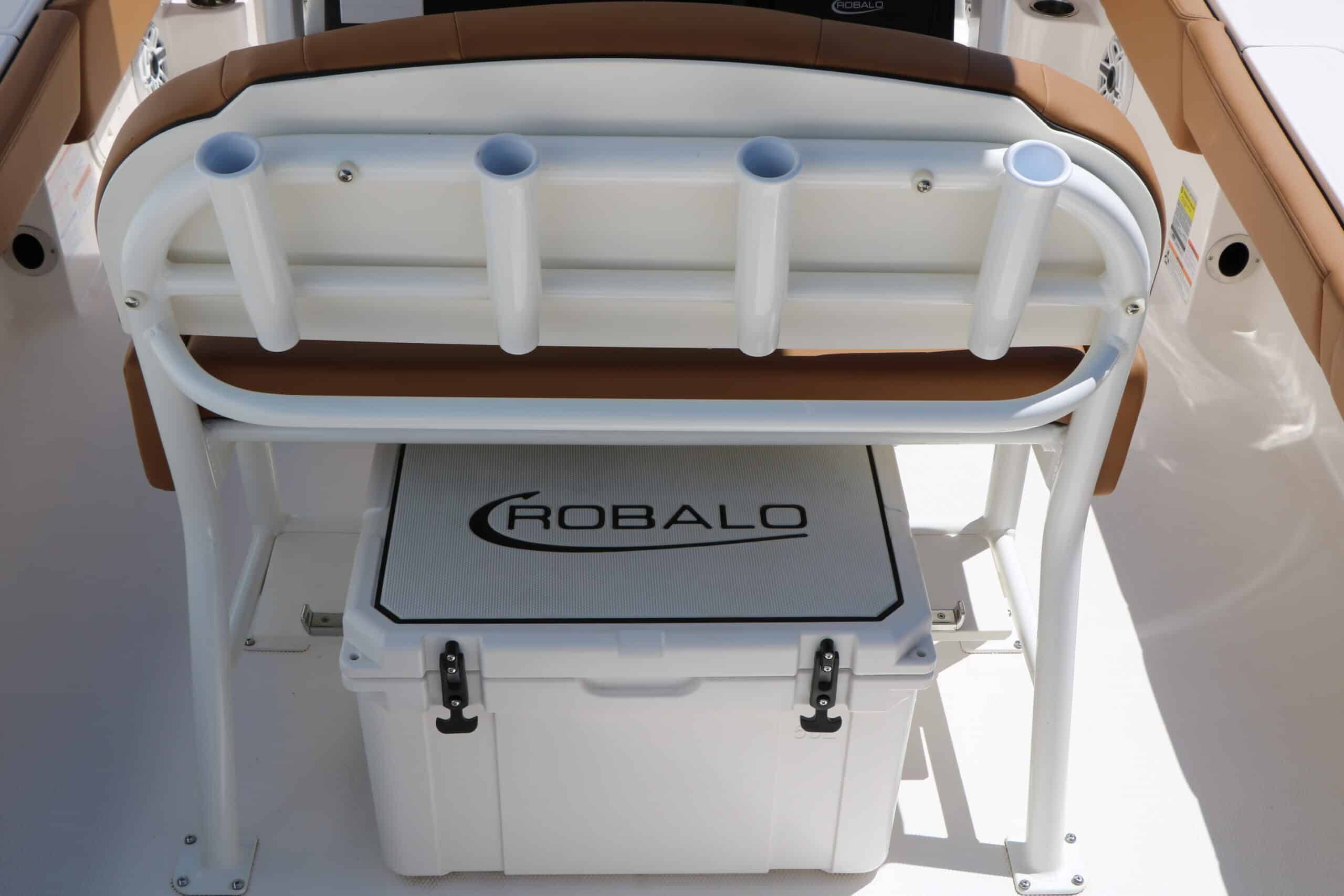 2026 Robalo 246 Cayman - 21