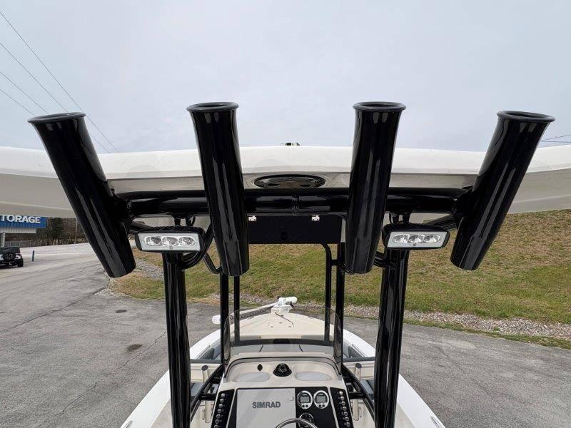 2025 Robalo 226 Cayman - 70