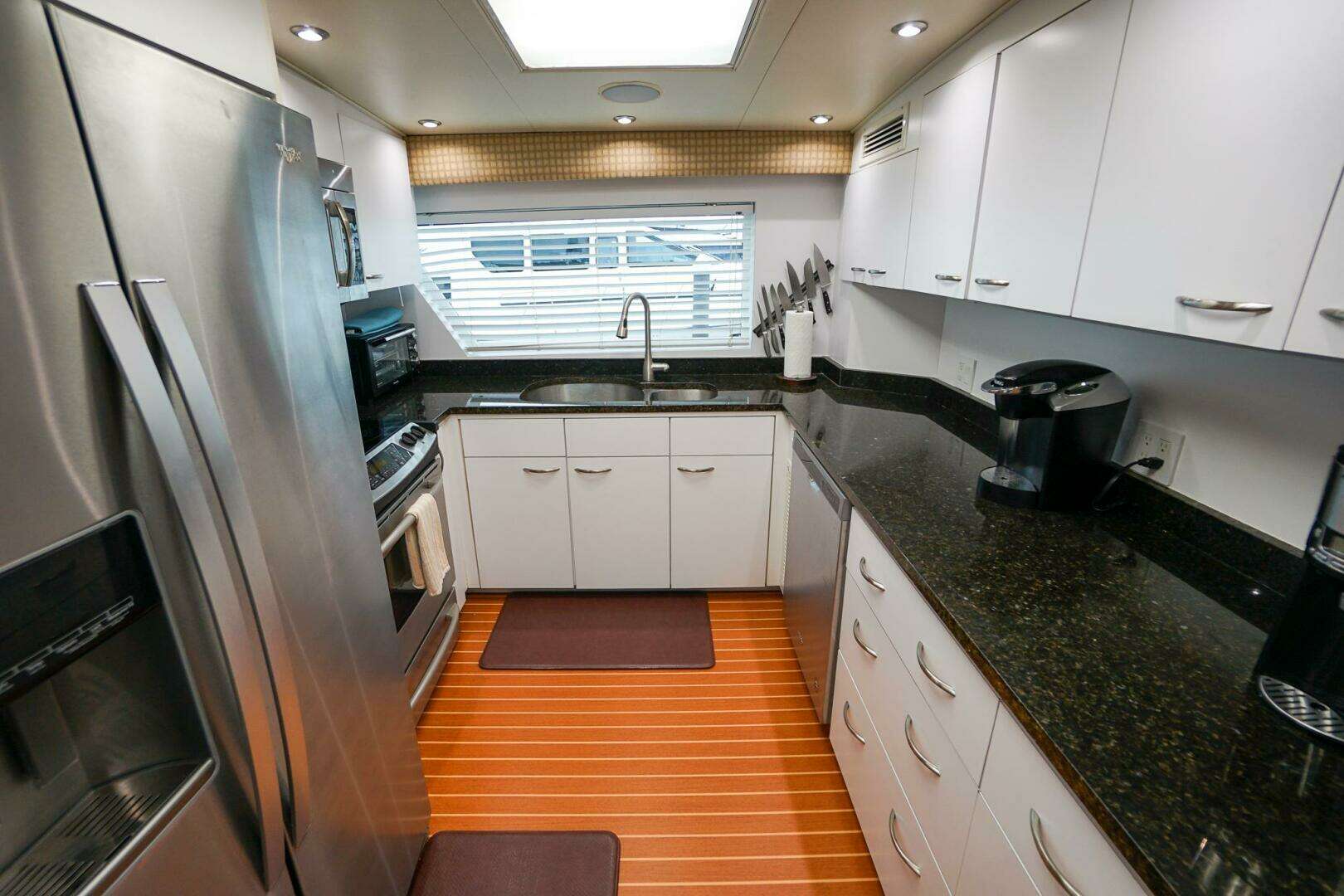 1989 Hatteras 80 Cockpit Motor Yacht - Image 48