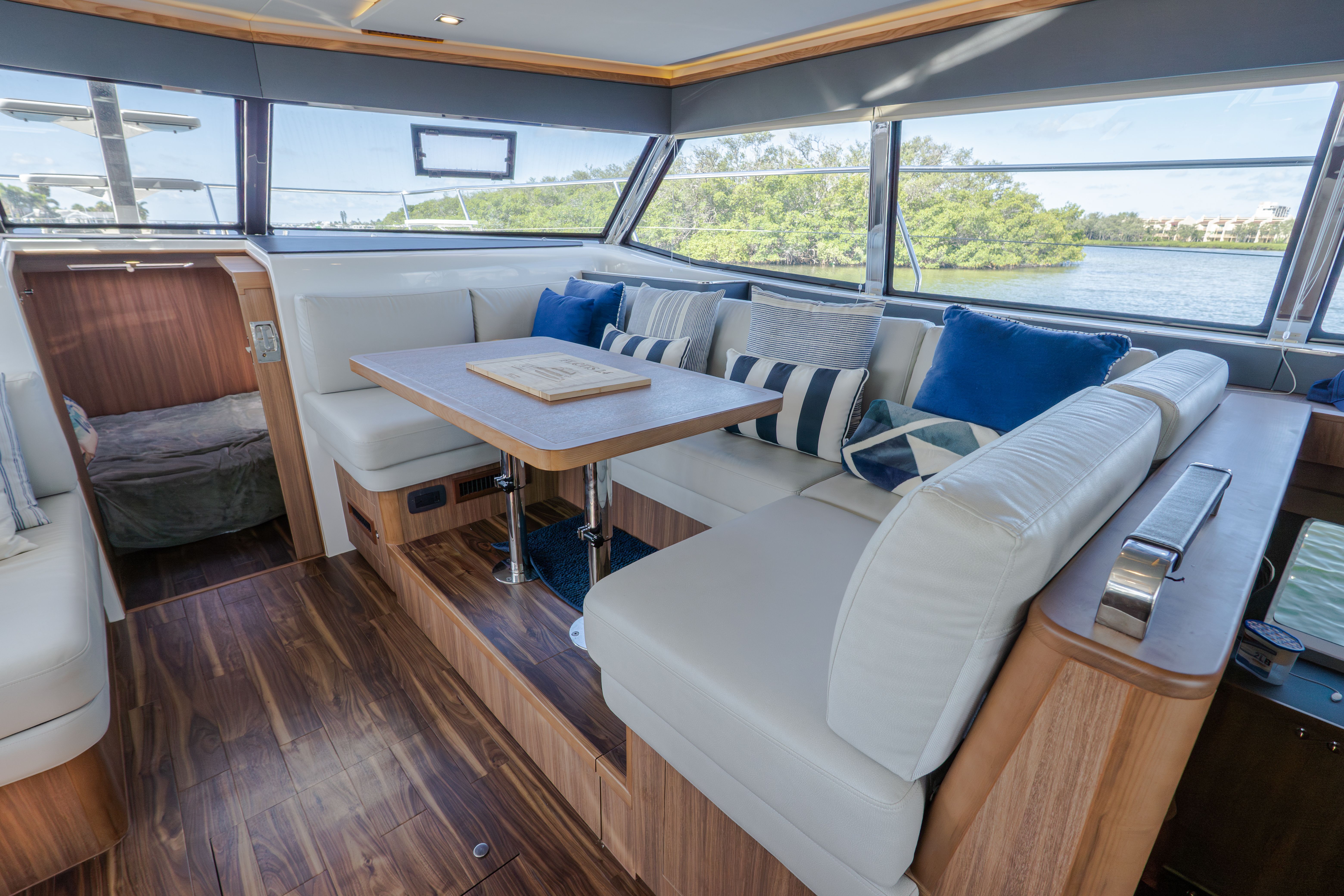 2025 Aquila 42 Yacht - 22