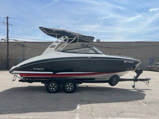2020 Yamaha Boats 242SE - 2
