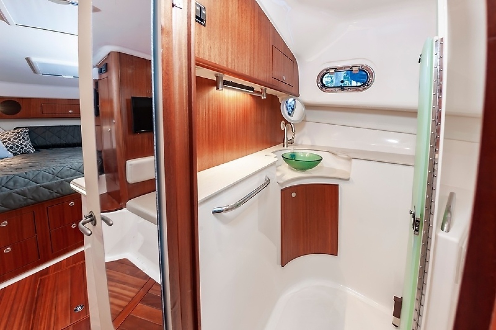 2015 Pursuit 385 OS - Image 41