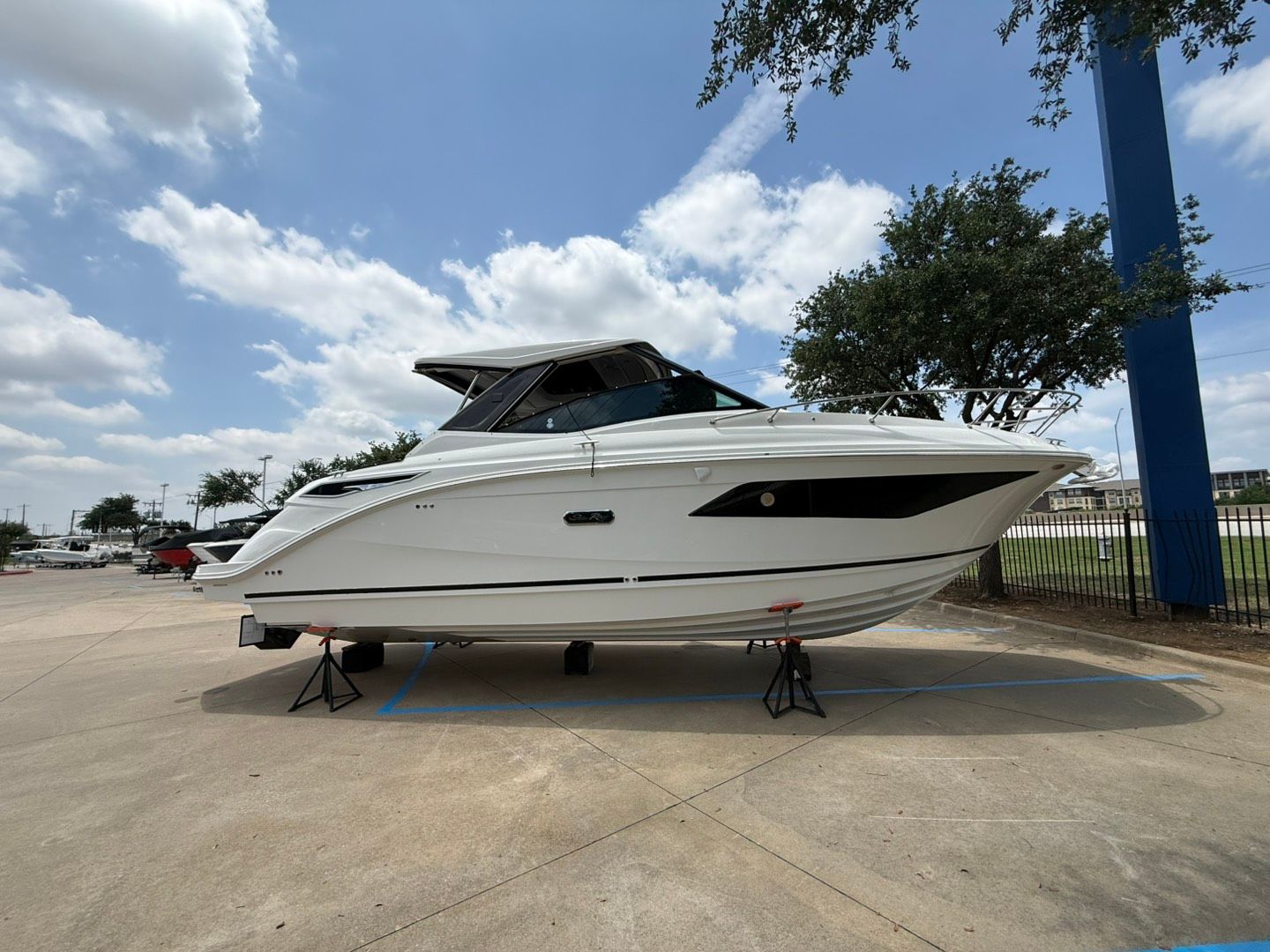2026 Sea Ray Sundancer 320