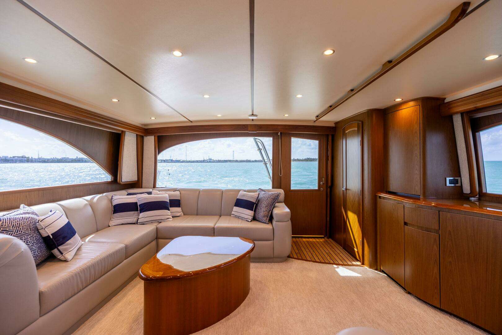 2011 Viking 70 Convertible - Image 41