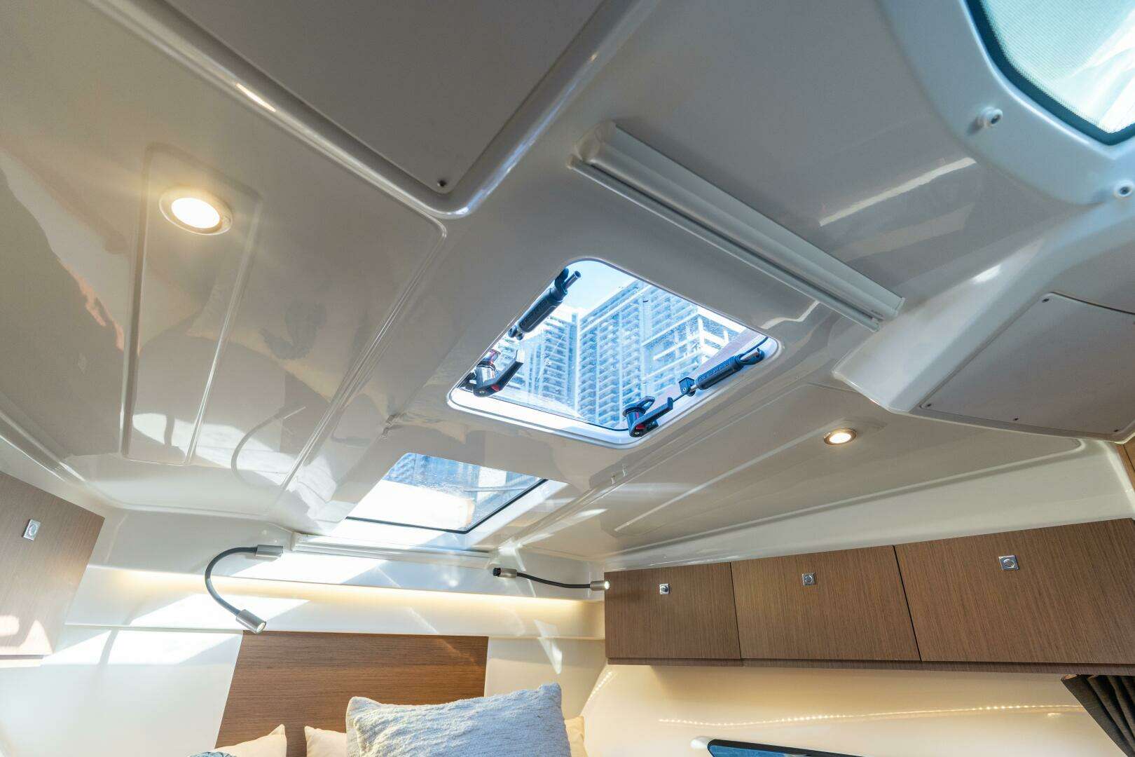 2021 Beneteau Antares 9 - Image 16