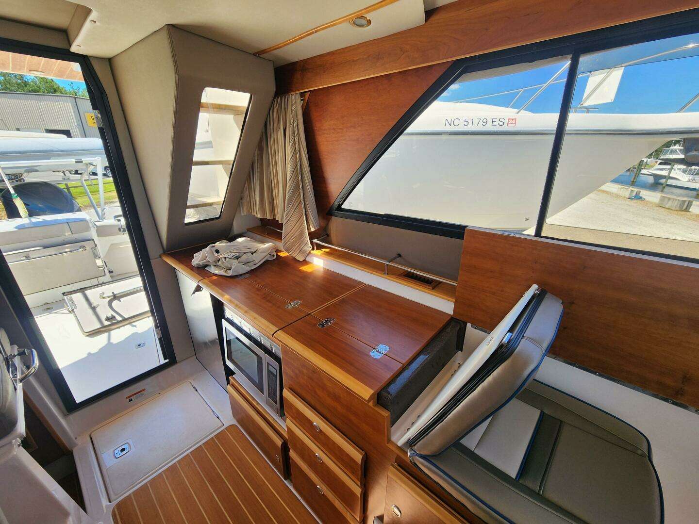 2020 Cutwater C-32 CB - Image 8