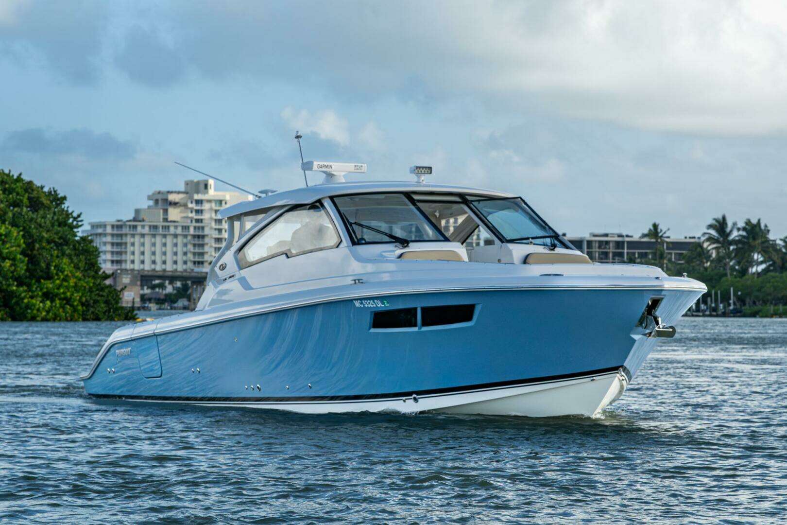 2019 Pursuit 365DC - Image 6