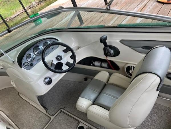 2009 Sea Ray 205 Sport - 4