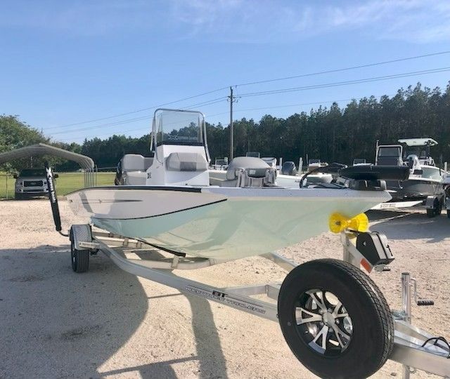 2023 Xpress H20B Bay - 2