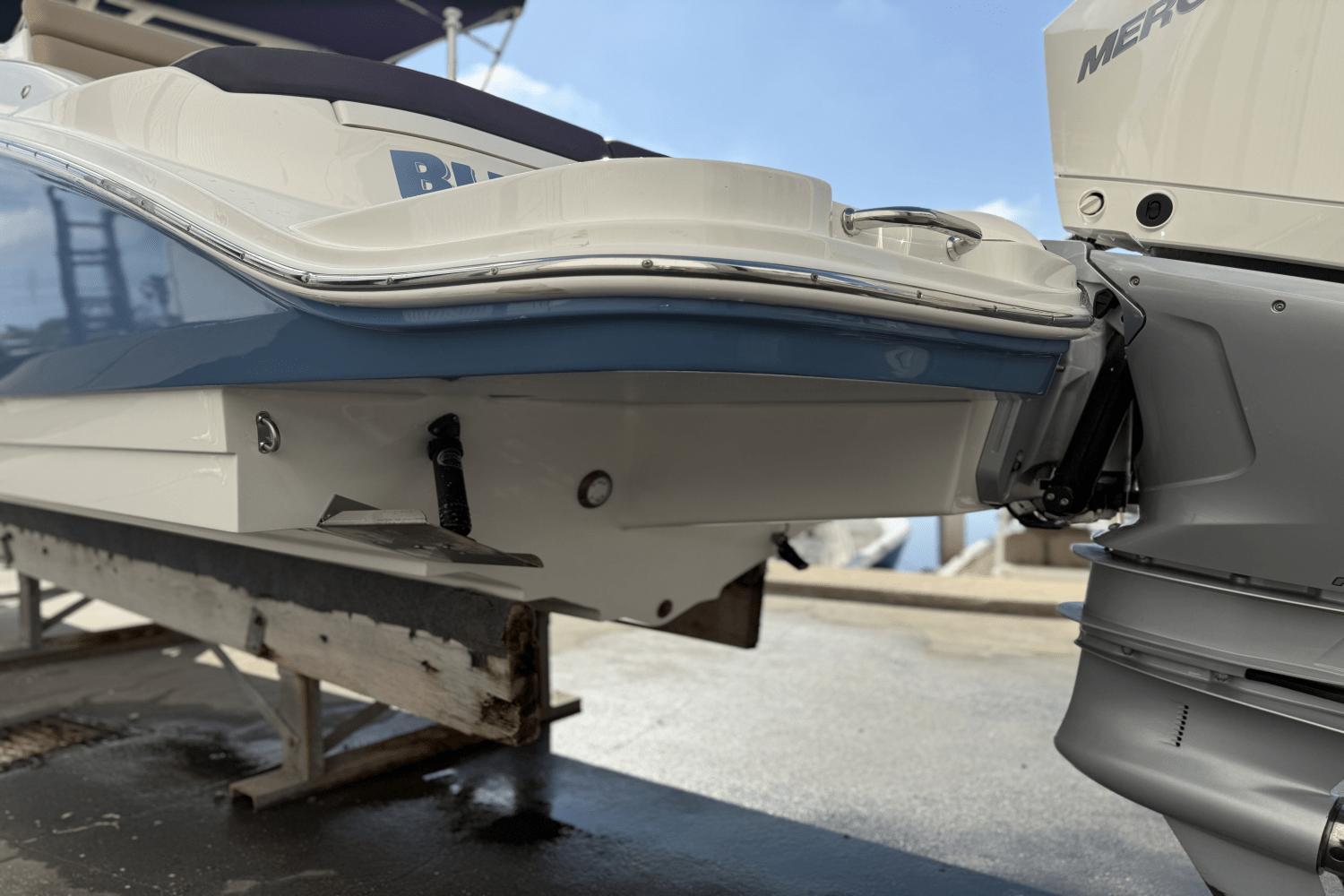 2023 Sea Ray SDX 270 Outboard - 10