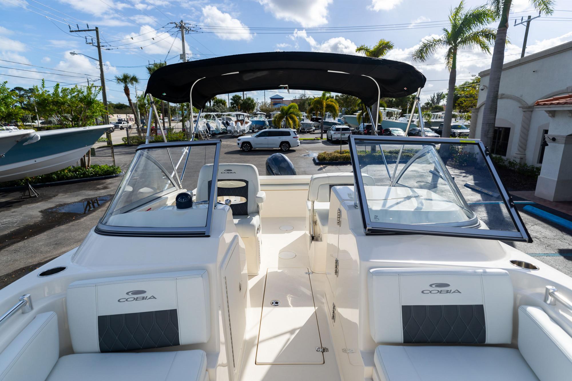 2024 Cobia 220 Dual Console - 46