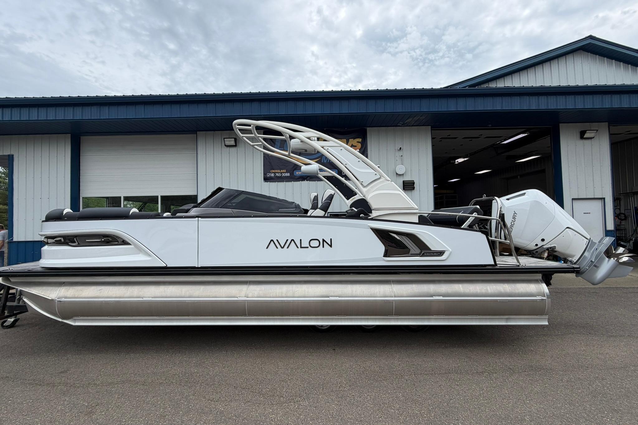 2026 Avalon Excalibur LTD Flex Lounge Windshield - 25'