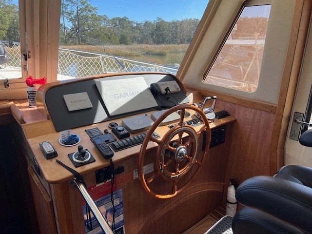 2006 Mainship 43 Trawler - Image 6