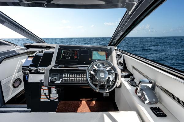 2023 Cruisers Yachts 42 GLS OB - 22