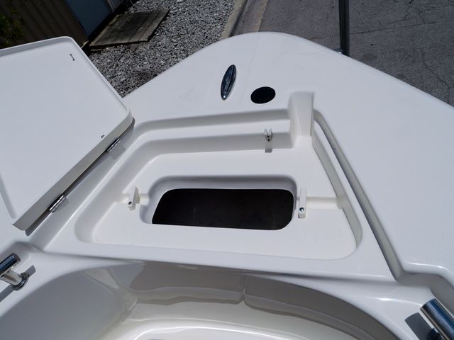 2027 Bulls Bay 230 Center Console - 19