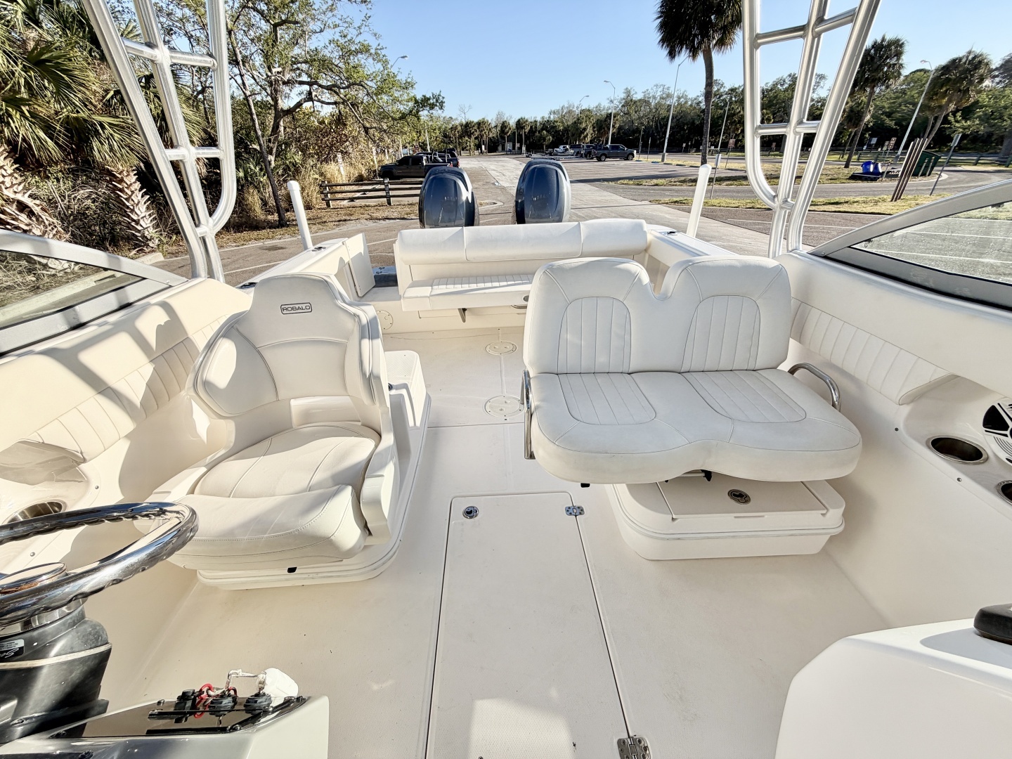 2012 Robalo R247 Dual Console - Image 10