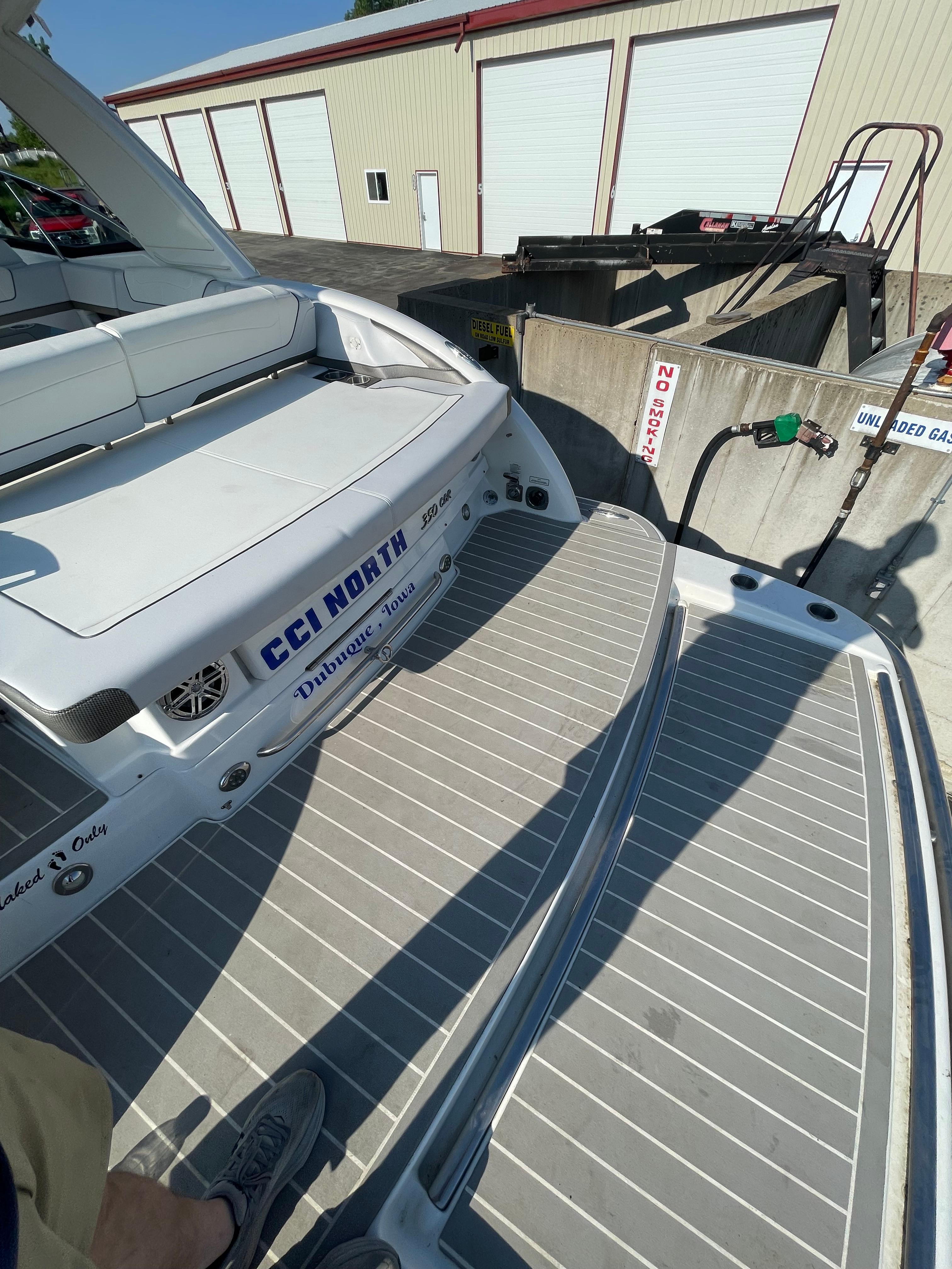 2019 Formula 350 Crossover Bowrider - 11