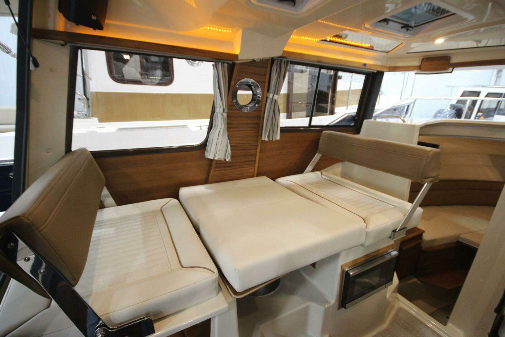 2026 Ranger Tugs R-25 Luxury Edition - Image 24