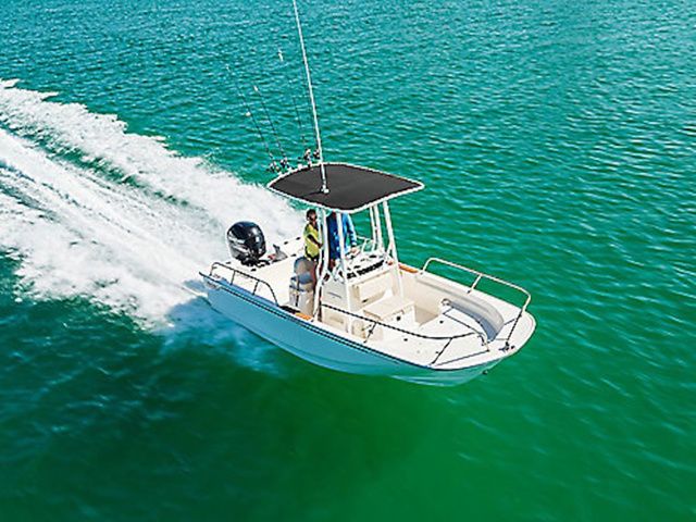 2025 Boston Whaler 190 Montauk