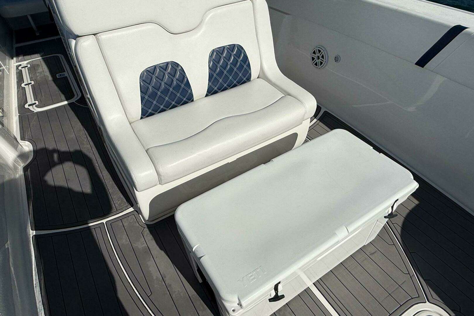 2020 Midnight Express 34 Open - Image 11