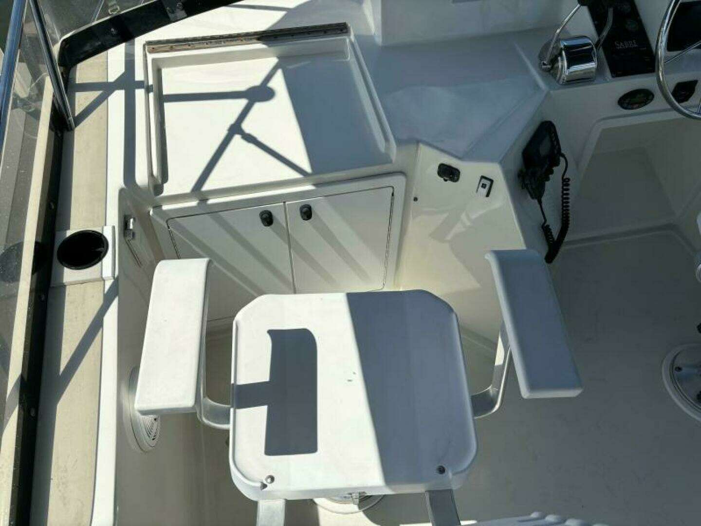 2004 Sabreline 36 Sedan - Image 11