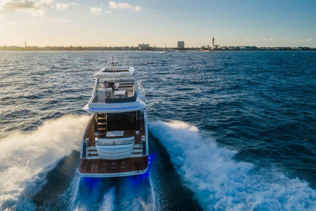 2023-Galeon-500-Fly-MarineMax
