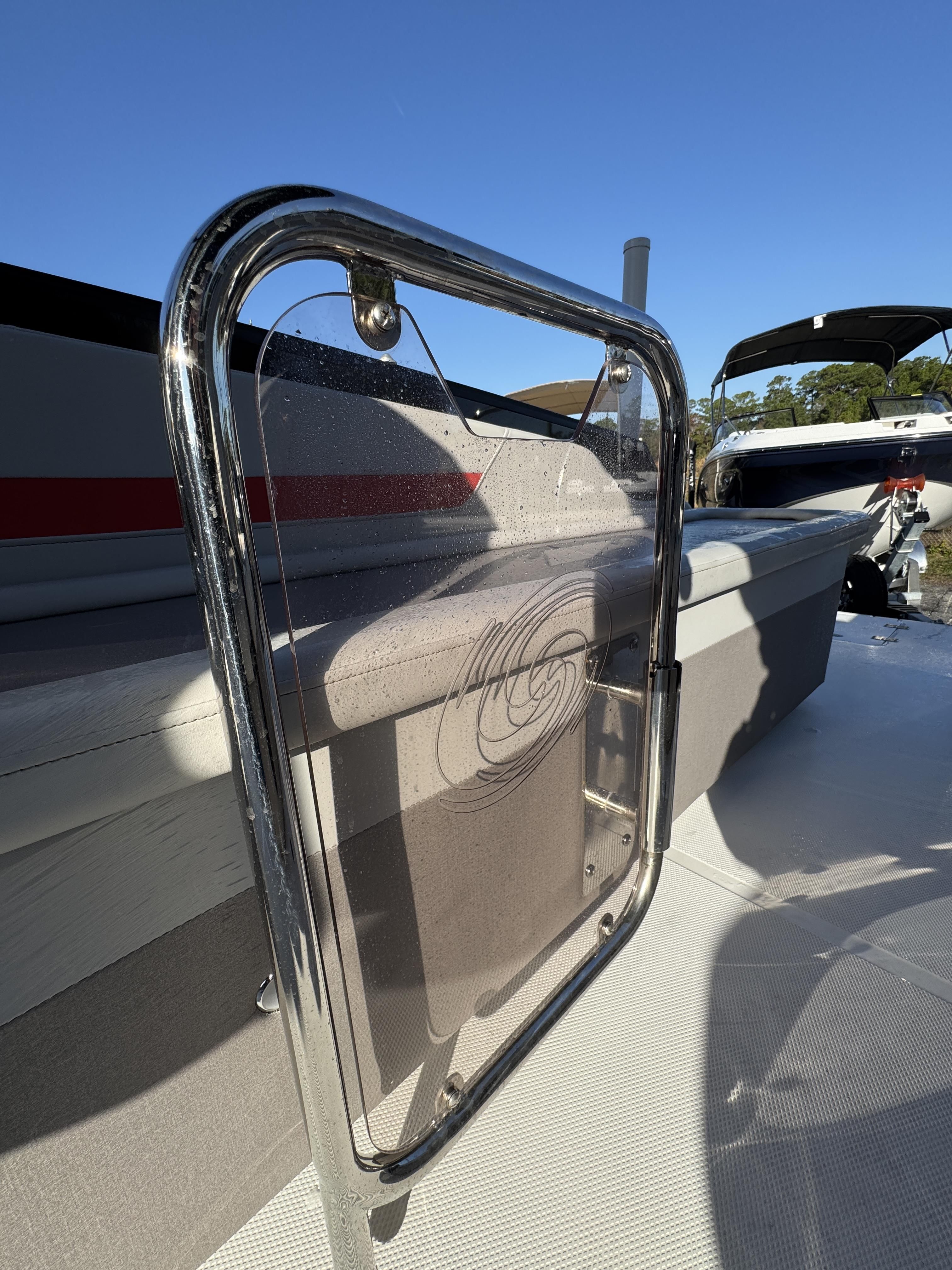 2025 Hurricane FunDeck OB FD 2360 SFL OB - 41