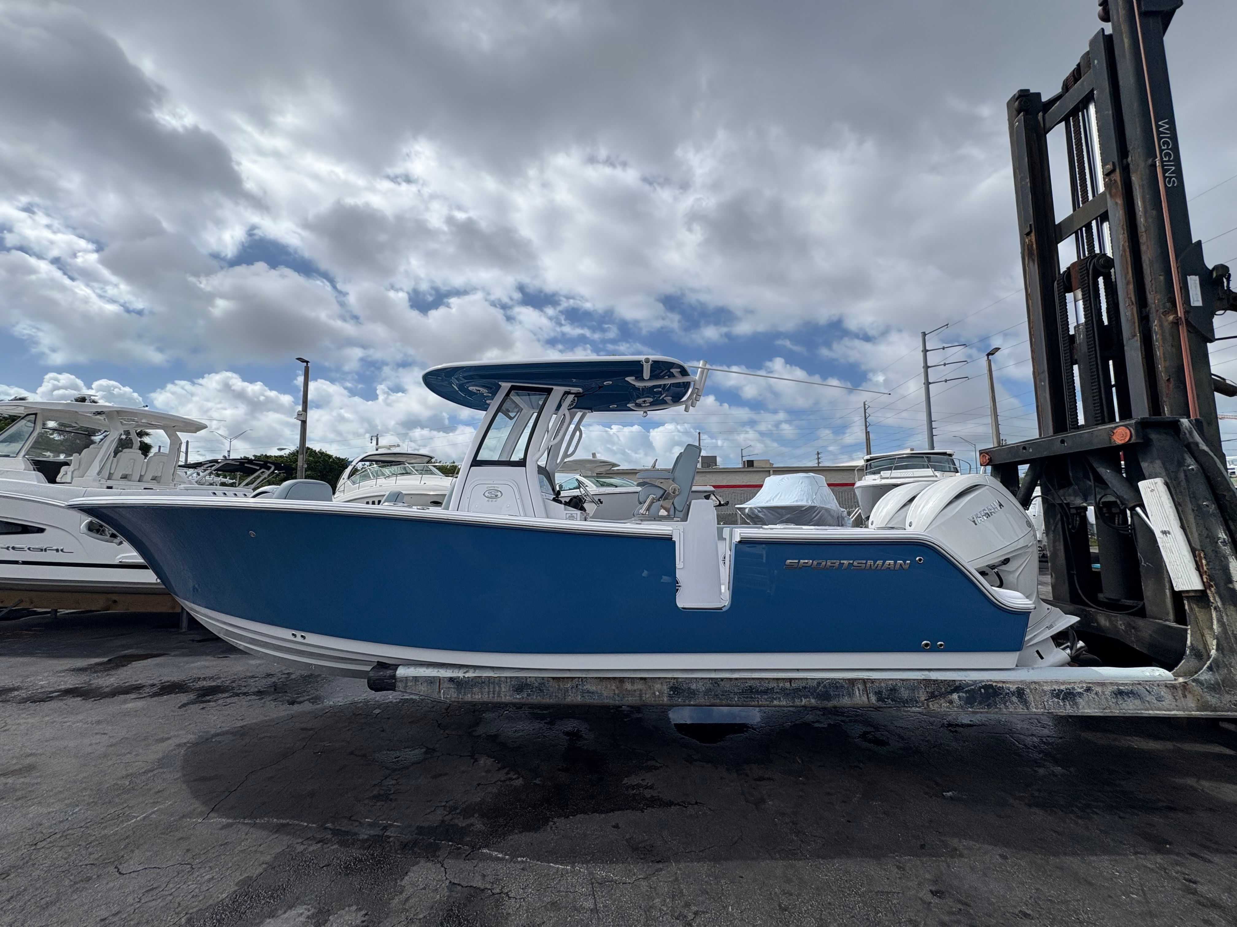 2026 Sportsman Open 262 Center Console
