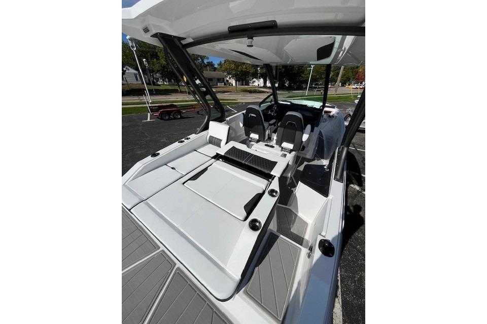 2026 Monterey Elite 27 SD boat interior with sleek seating and modern design.