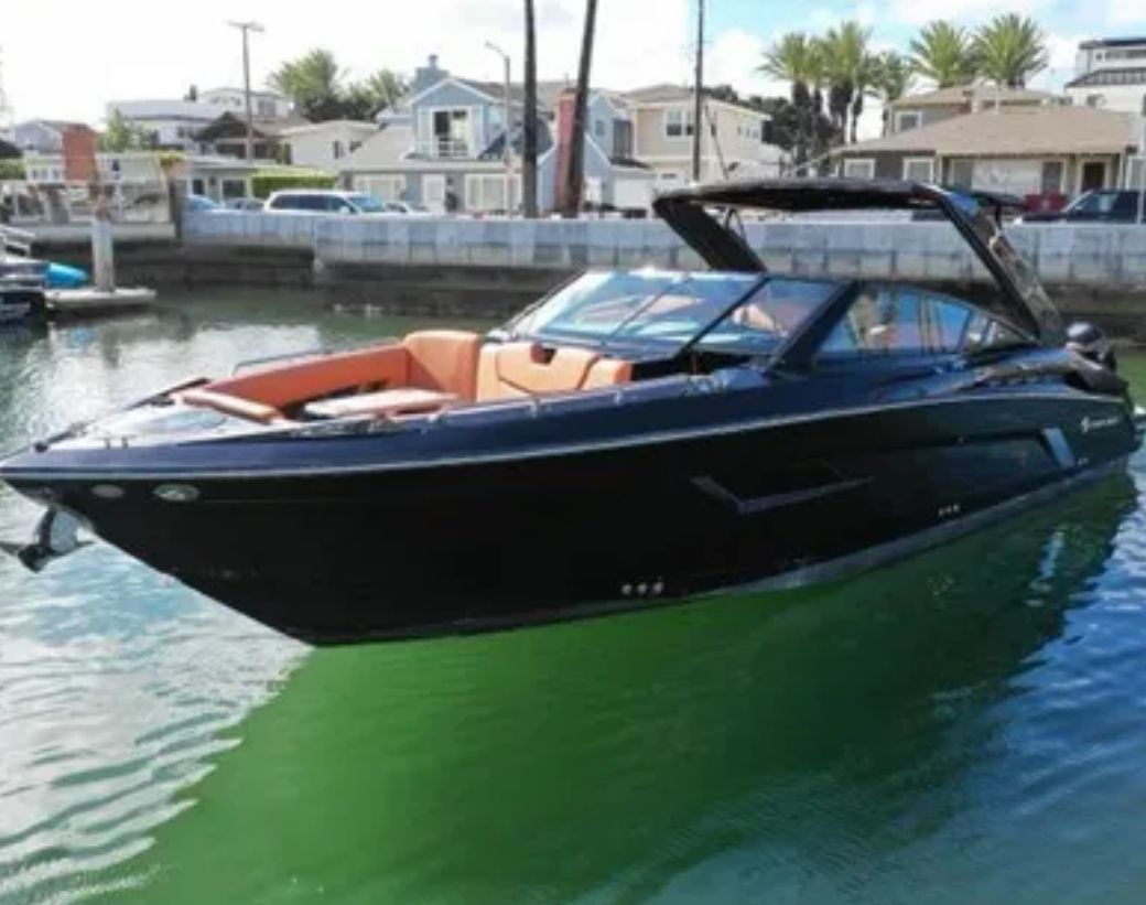2021 Cruisers Yachts 338 SS Outboard South Beach