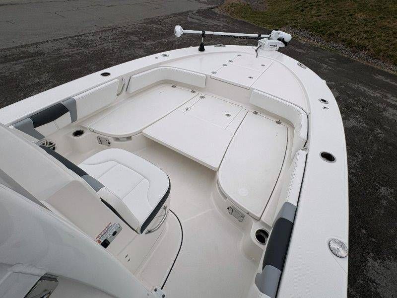 2026 Robalo 246 Cayman - 65