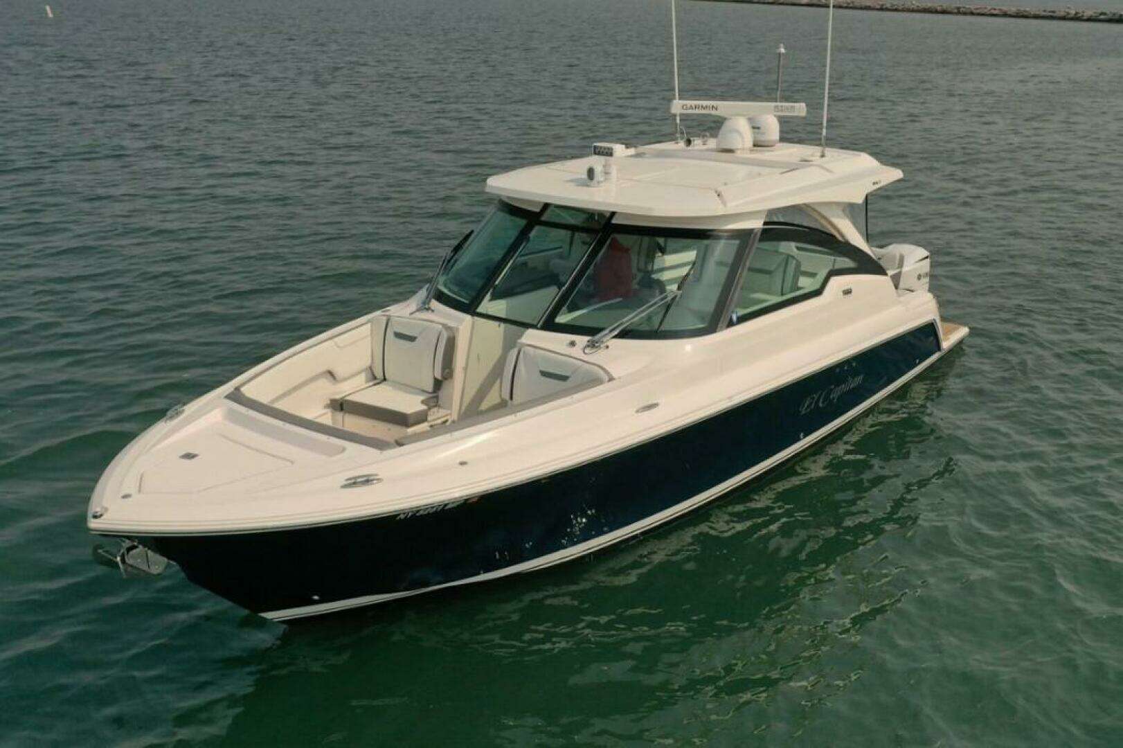 2019 Tiara Yachts 34LX - Image 4