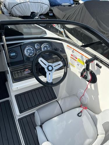 2021 Bayliner VR4 Bowrider I/O - 5