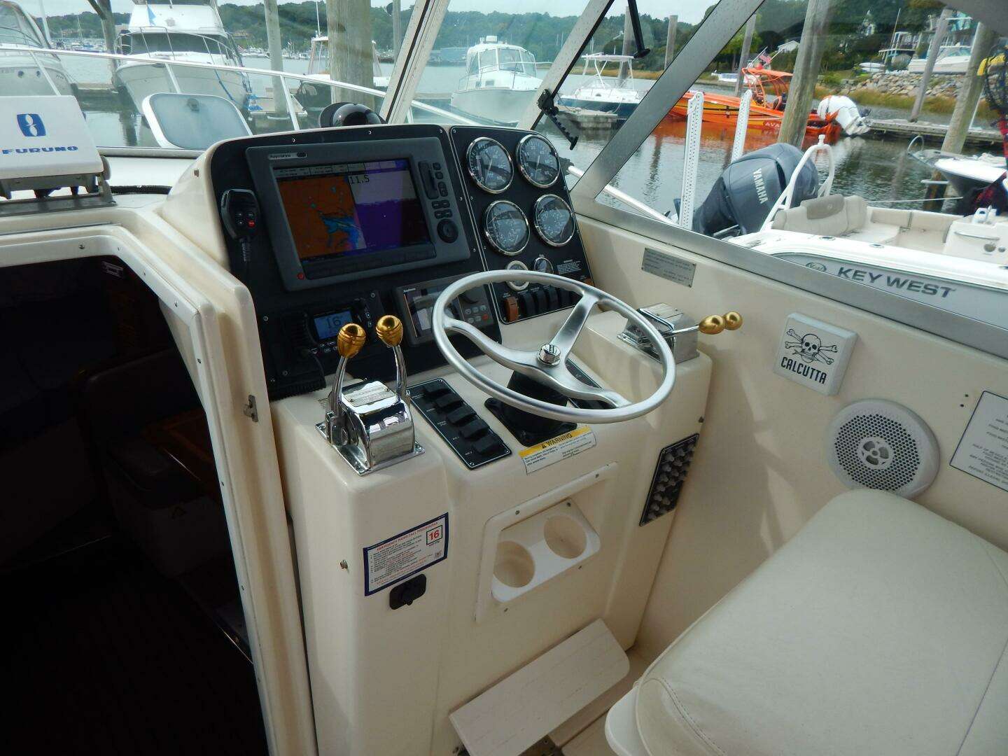 1998 Pursuit 3000 Express - Image 3