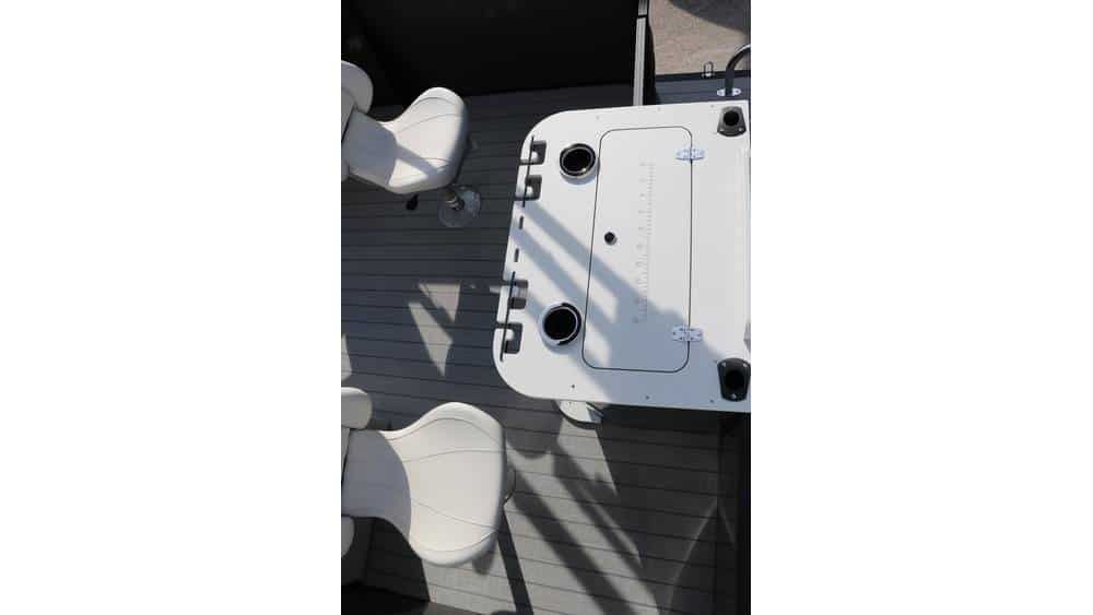 2025 Sylvan Mirage 820 Party Fish Premium - 18