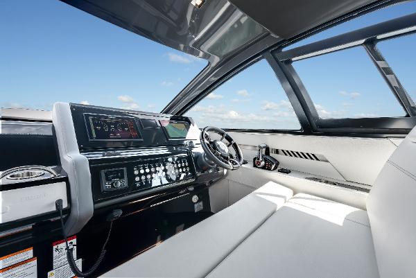 2023 Cruisers Yachts 42 GLS OB - 21