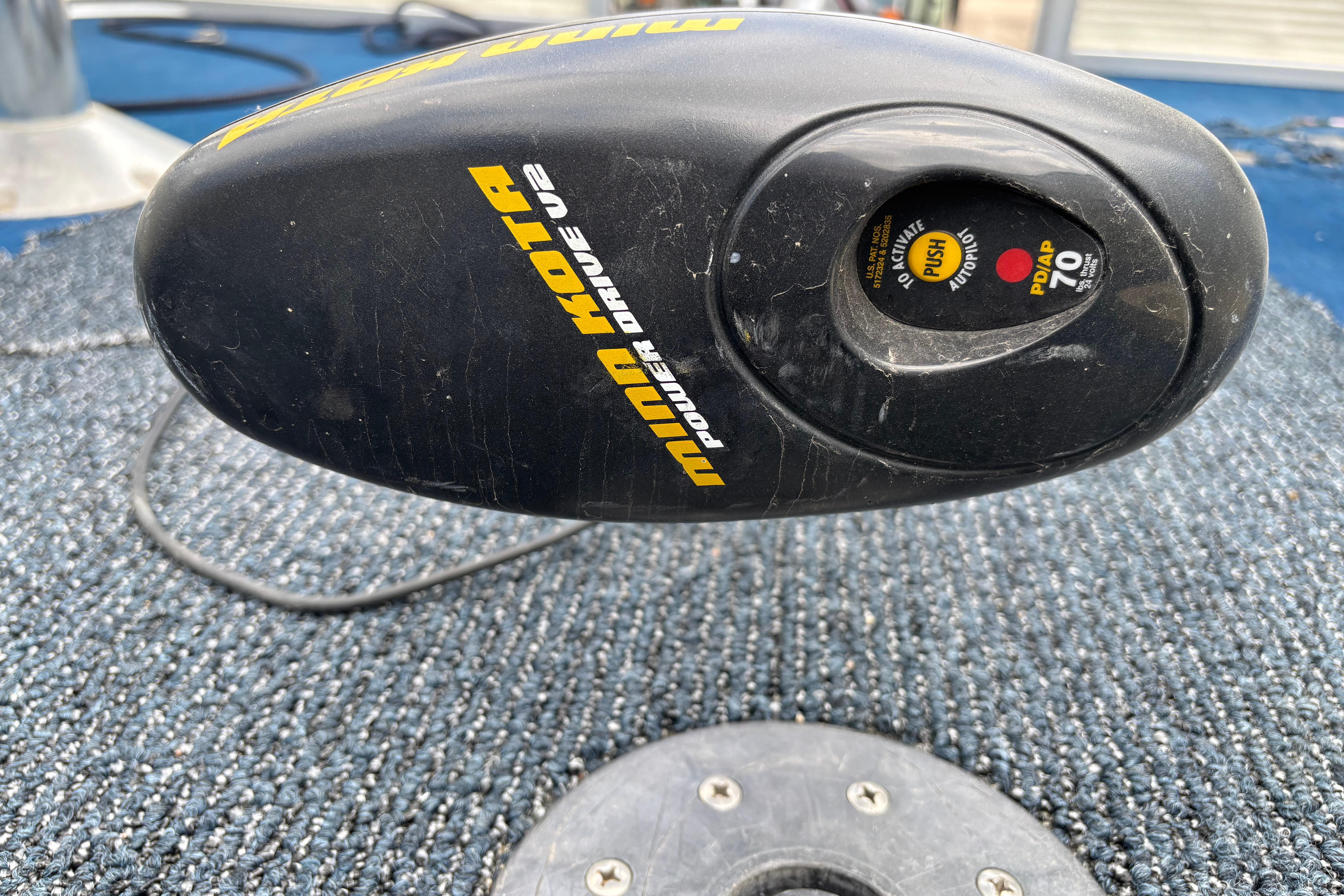 Minn Kota PowerDrive V2 motor on 1997 Northwood 24' Pontoon boat deck.
