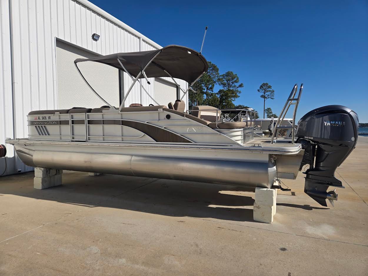 2021 Bennington LX24SBSD