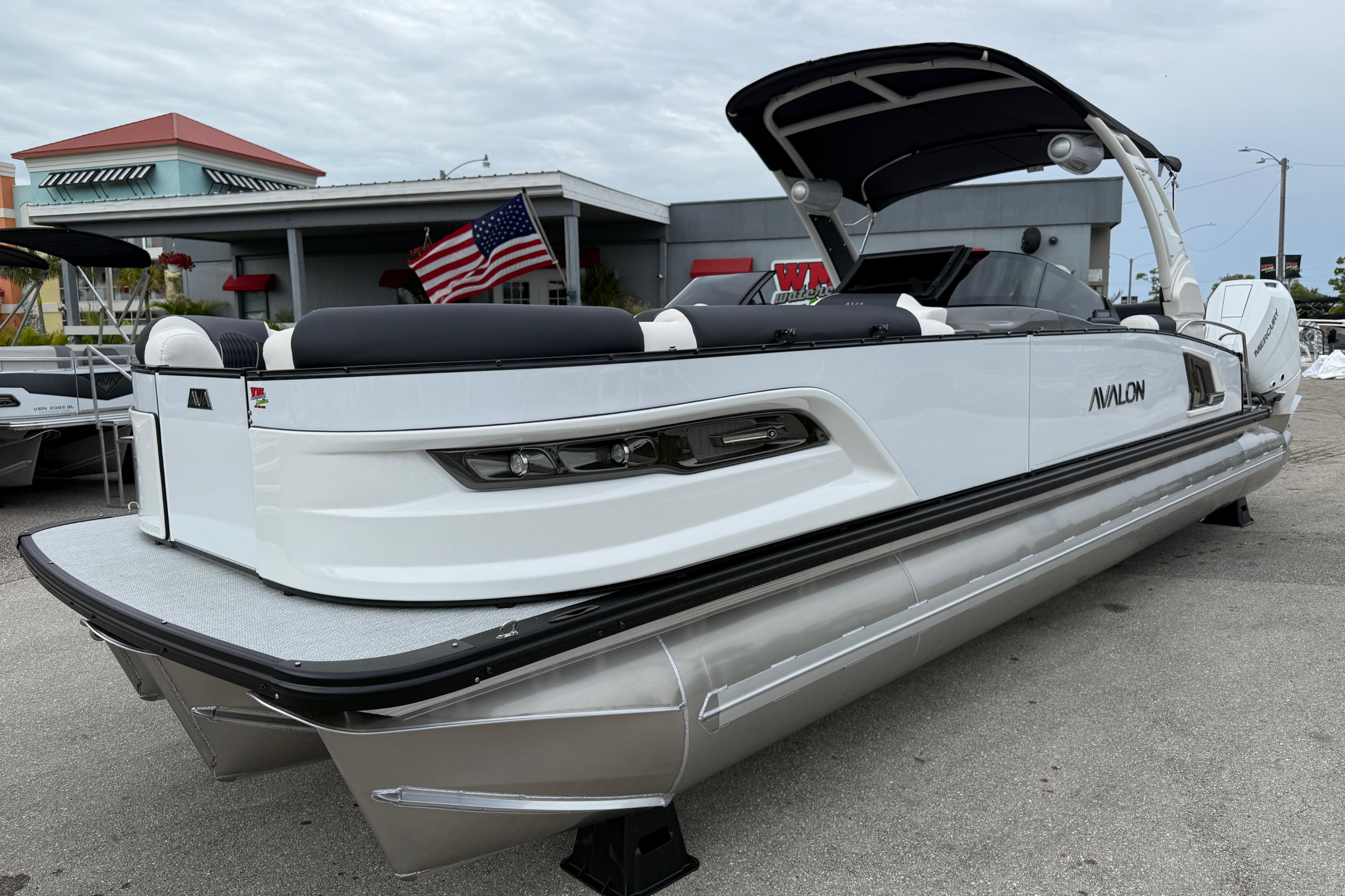 2026 Avalon 2785 Excalibur LTD Windshield Quad Lounger, Tri Toon, Twin Mercury 425hp V-10's