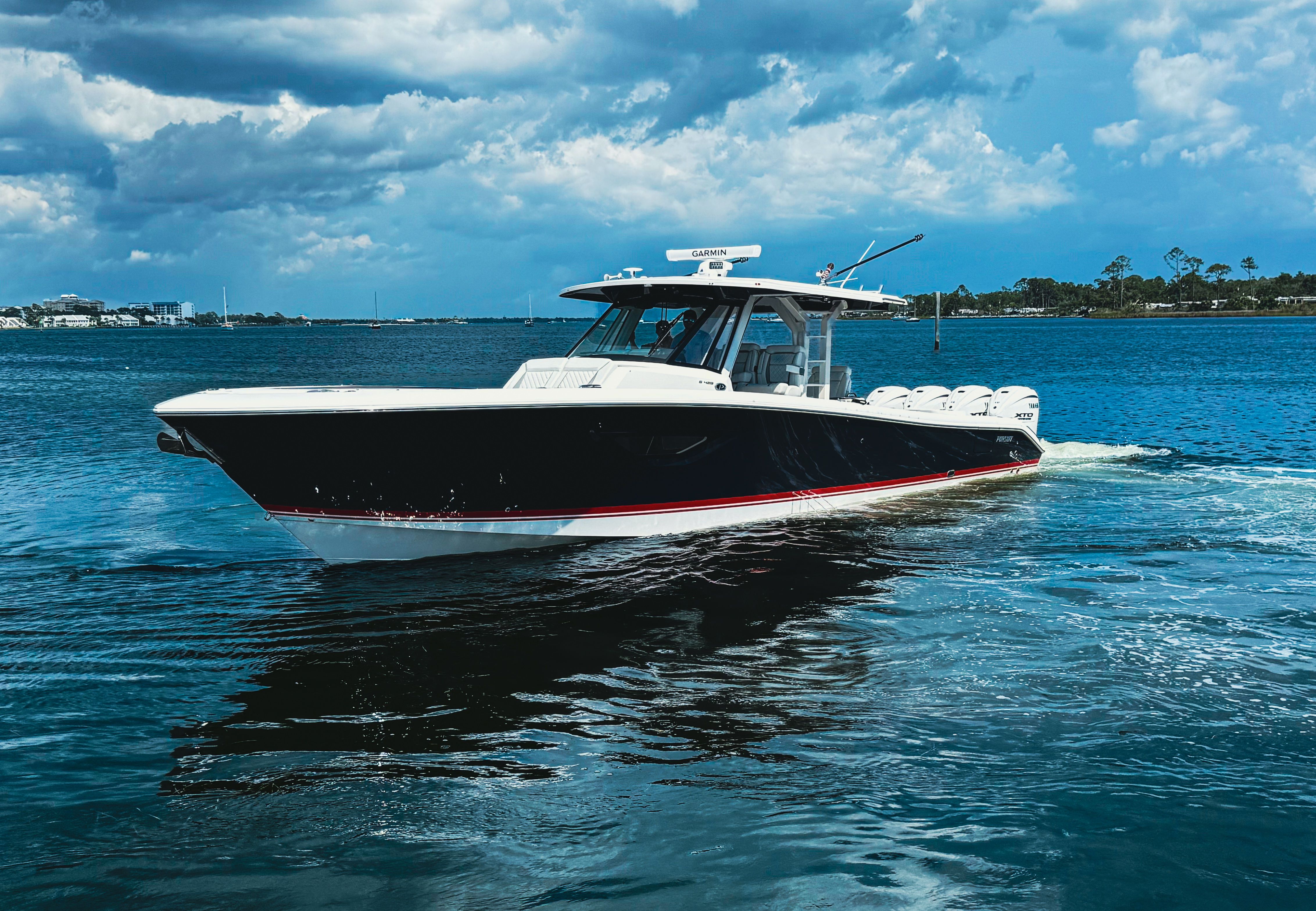 2025 Pursuit S 428 Sport
