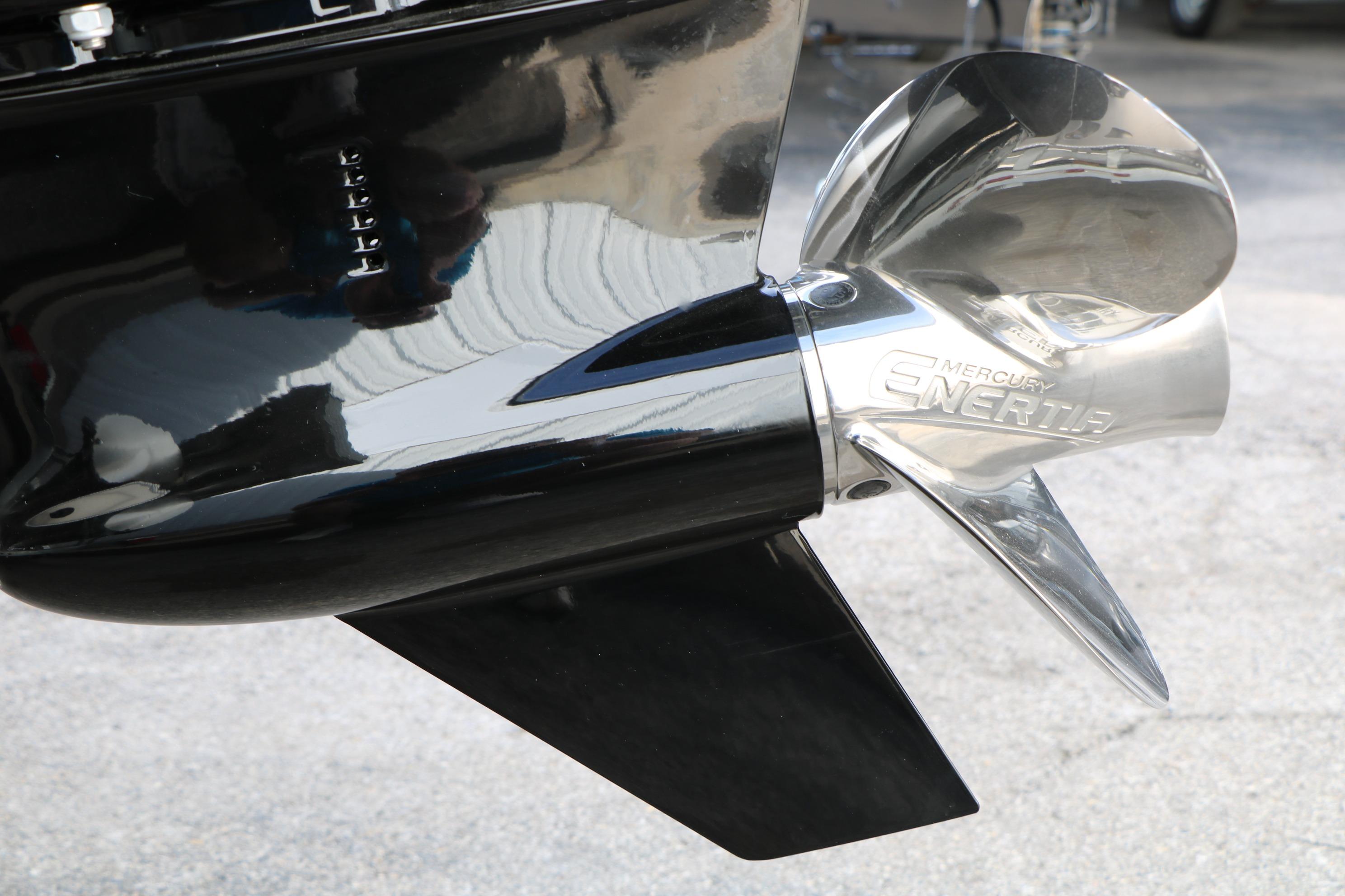 Shiny Mercury Enertia propeller on Evotti 521QL, 2026 model, close-up view.